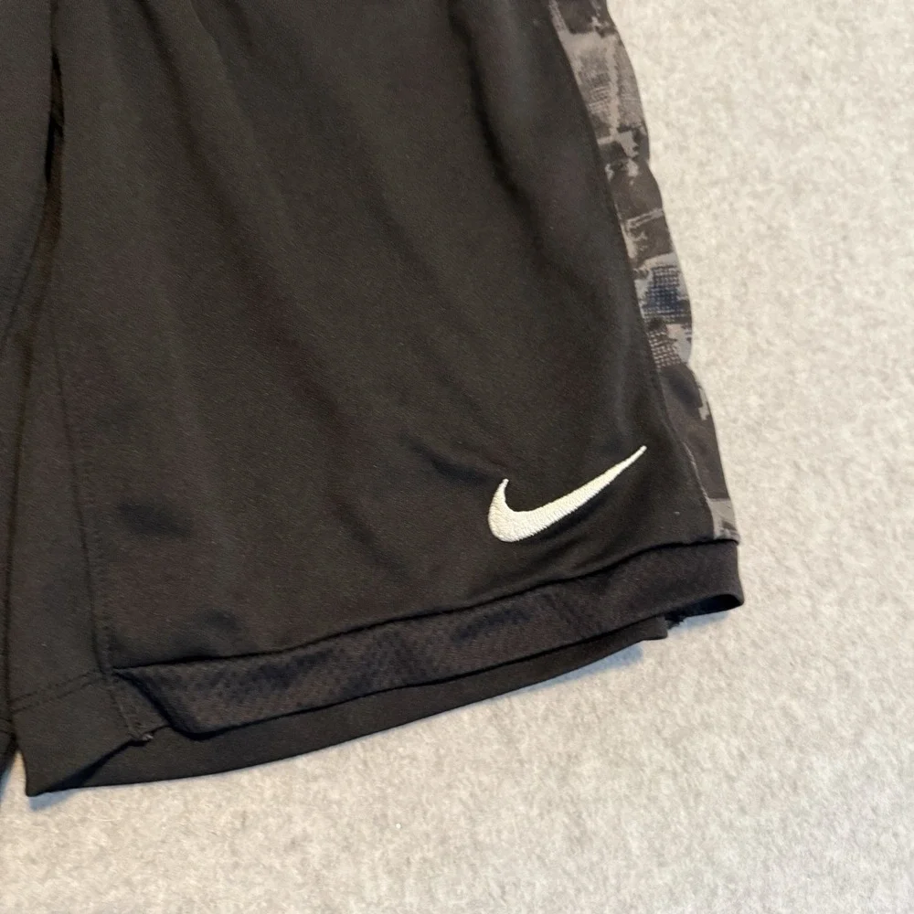 Nike Dri Fit Drawstring Gray Black Athletic Sports Shorts Logo Youth Boys M